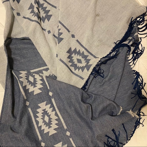 Reversible pancho - Picture 4 of 6